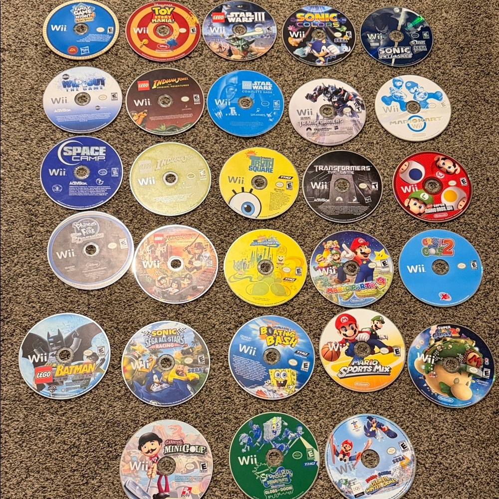 Nintendo Wii Disc Collection - Blue, Yellow, Red, Green, Silver